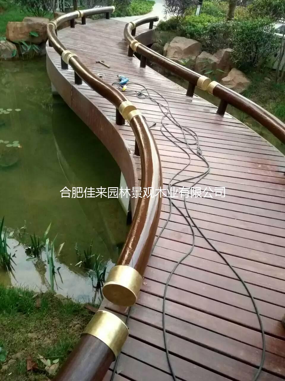 木桥