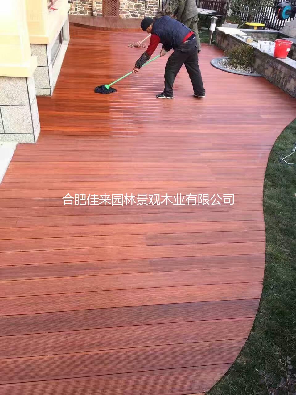 地板